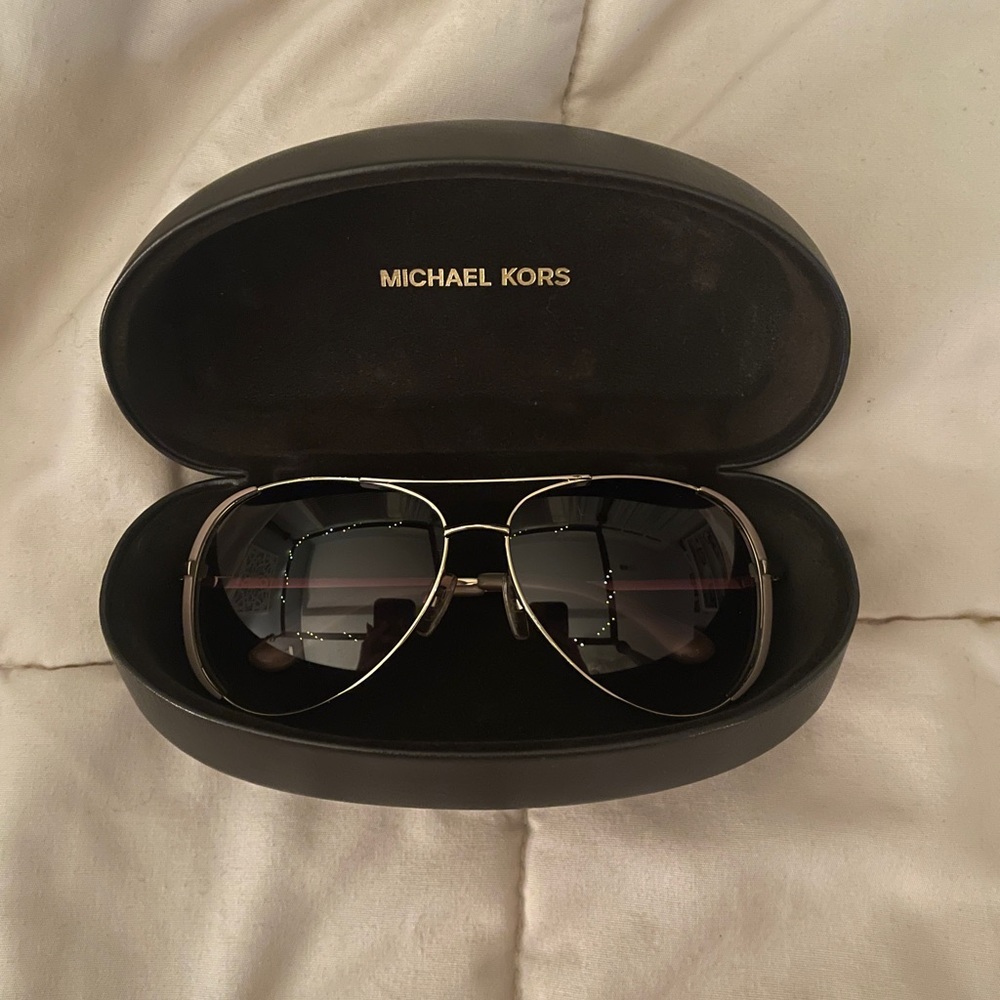 Women’s Michael Kors Sunglasses 🤩